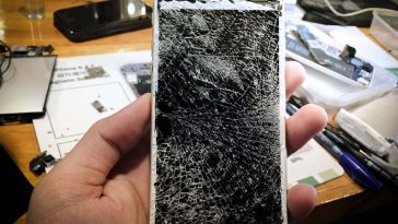 iPhone จอแตก