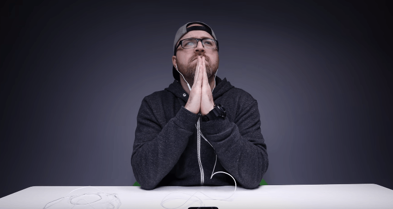 iPhone7 -Lightning-Earpods-3