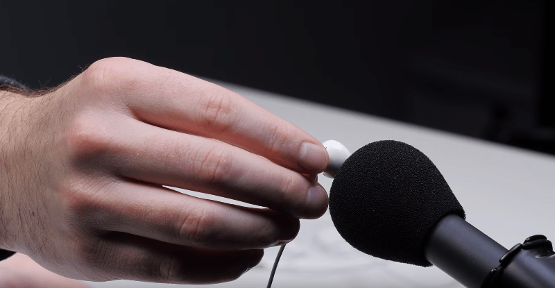 iPhone7 -Lightning-Earpods-4