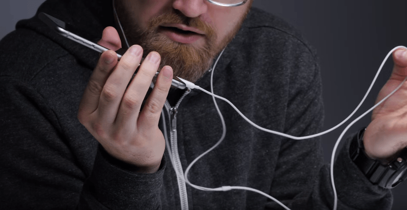 iPhone7 -Lightning-Earpods-5