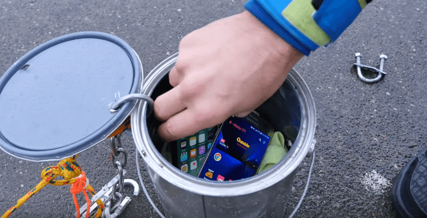 iPhone7WaterDeep-1-0