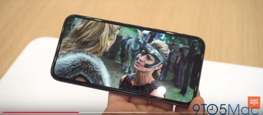 iphone-x-screen-watch-movie-got-issue-or