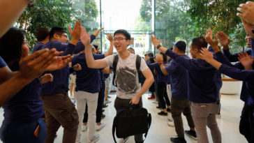 Iphone8 Launch Orchardroad Singapore Entrance