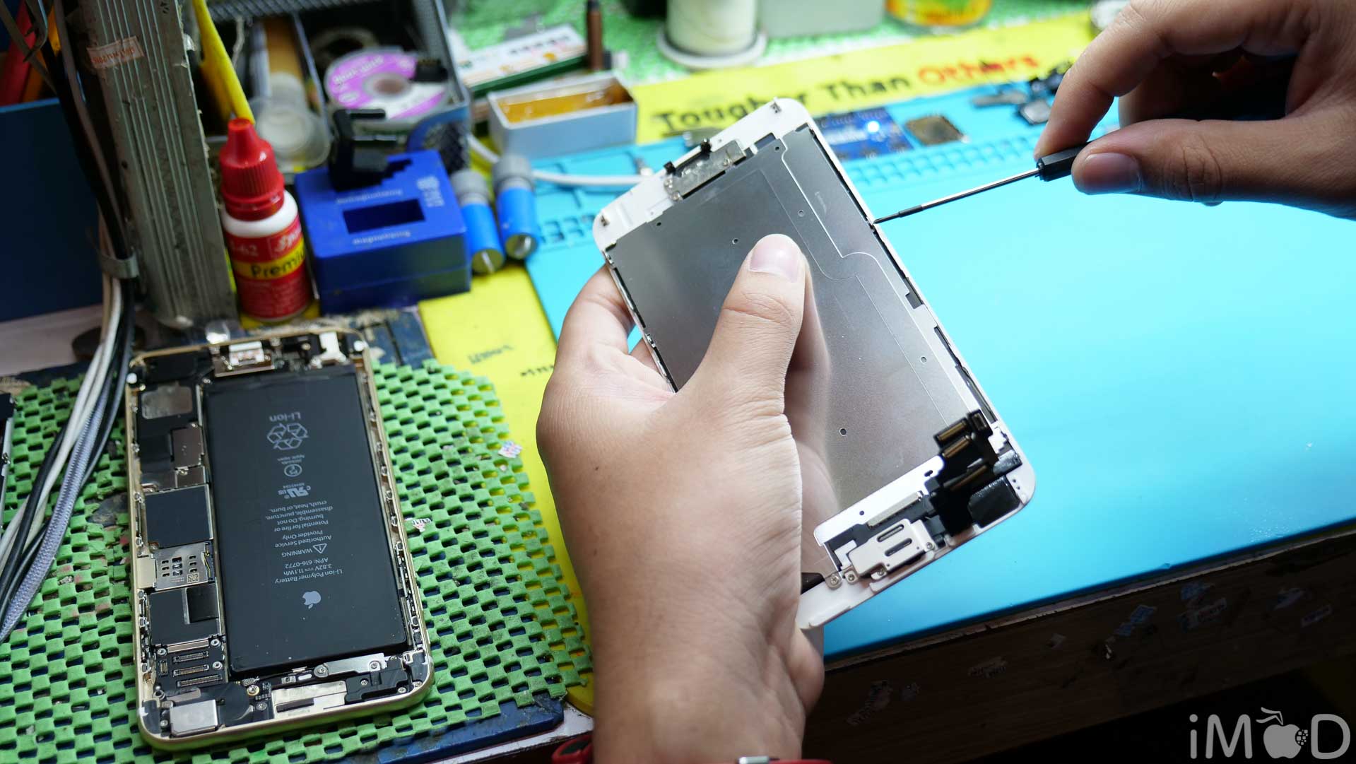 Iphone Lcd Oca By Mobizz 8200