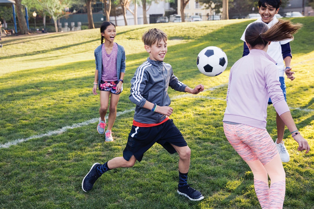 Ace Friends Soccer 3136 Crop Cmyk.tif