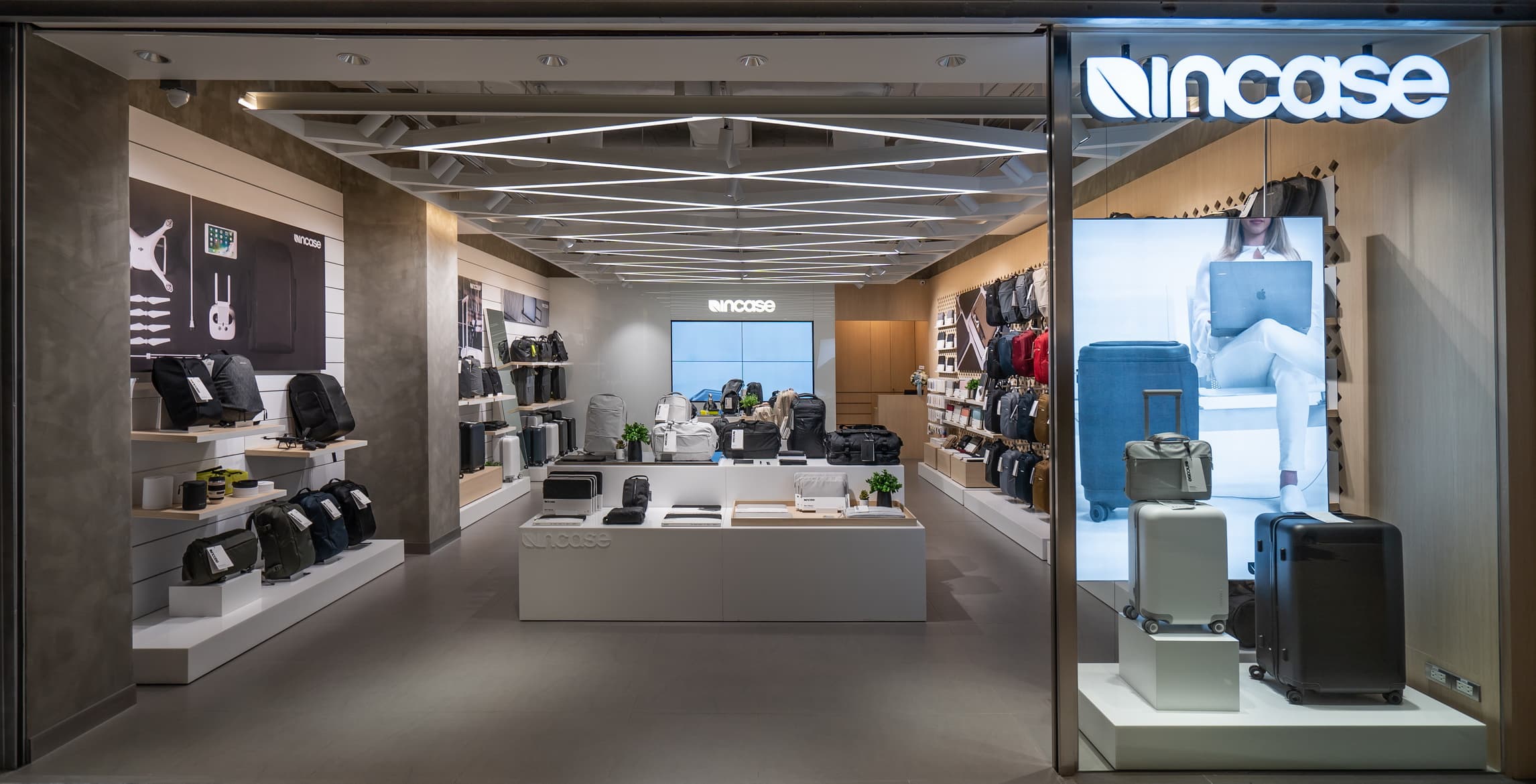 Incase จับมือ Vgadz เปิด IncaseFlagshipStore Bangkok ในไทย ชั้น 4 ...