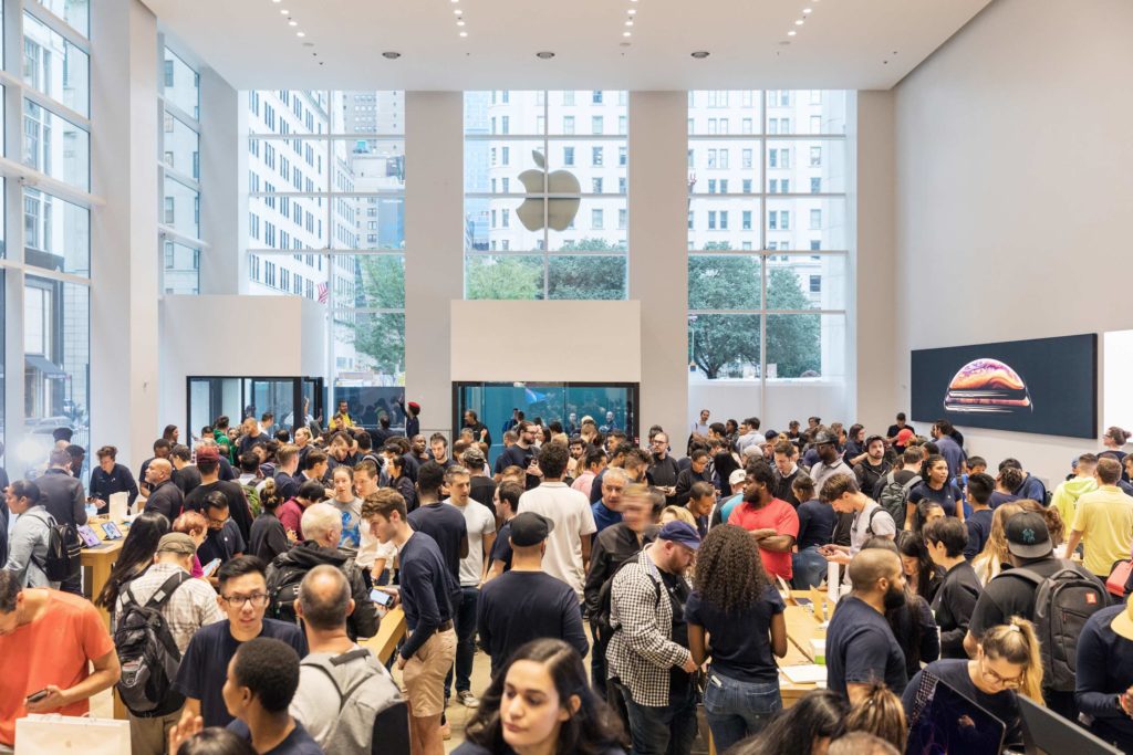 Iphone Xs Apple Watch Series 4 Ny 5th Ave Apple Store Interior 09202018