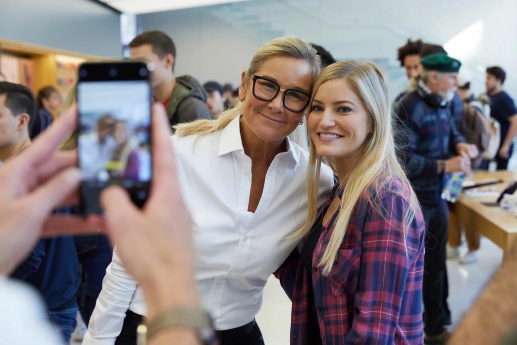 Iphone Xs Apple Watch Series 4 Sf Angela Ahrendts 09202018