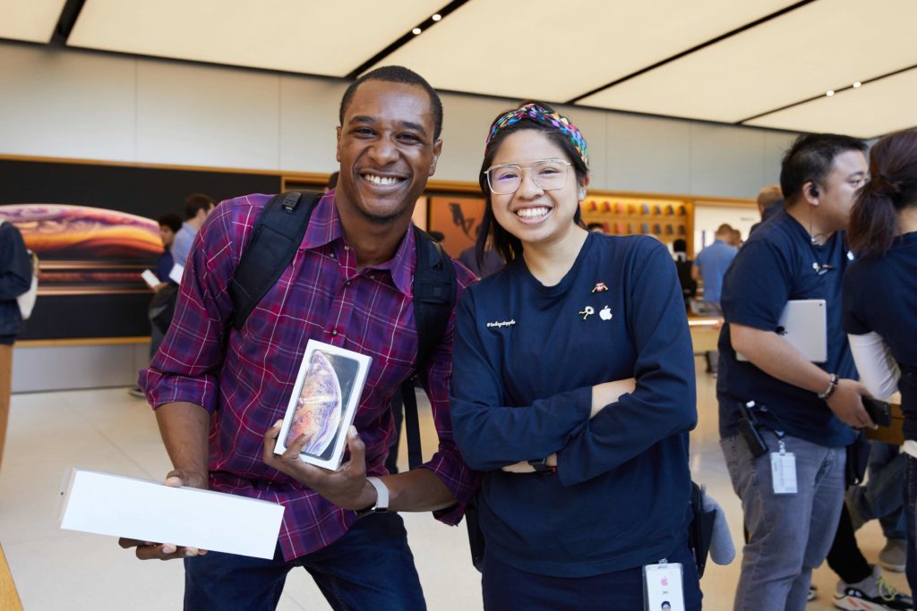 Iphone Xs Apple Watch Series 4 Sf Customer With Apple Team Member 09202018