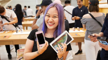 Iphone Xs Iphone Xs Max And Apple Watch Series 4 Arrive Apple Store Photo