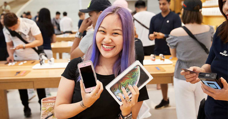 Iphone Xs Iphone Xs Max And Apple Watch Series 4 Arrive Apple Store Photo