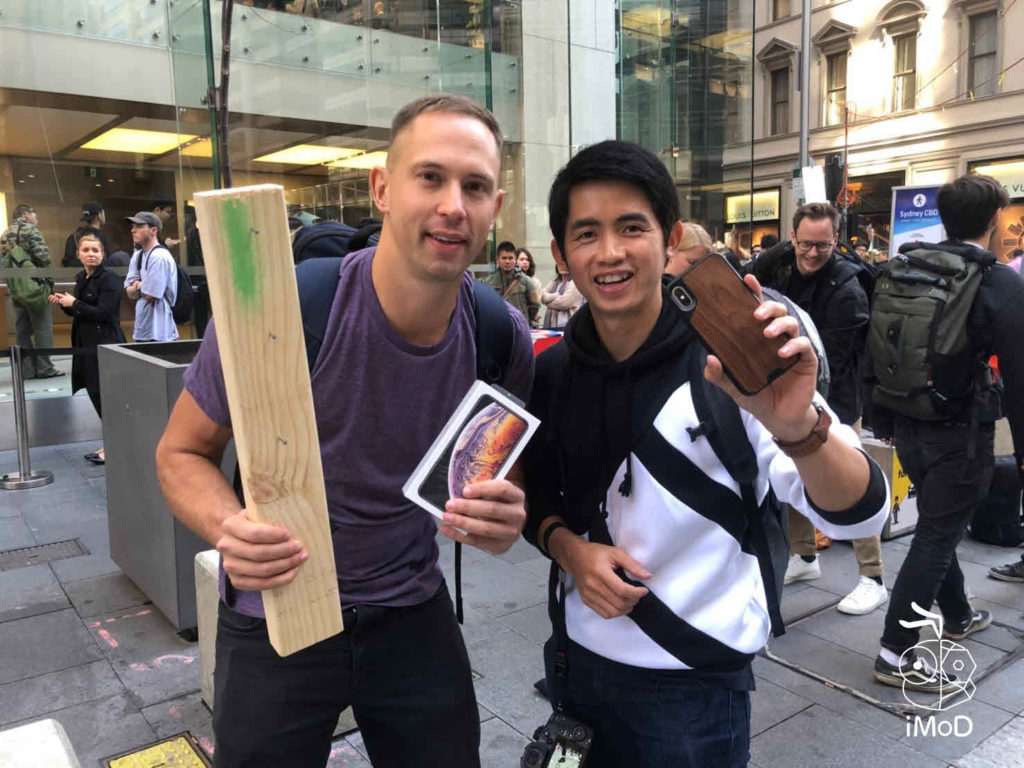 Iphone Xs Iphone Xs Max Apple Watch Series 4 First Launch Day 012
