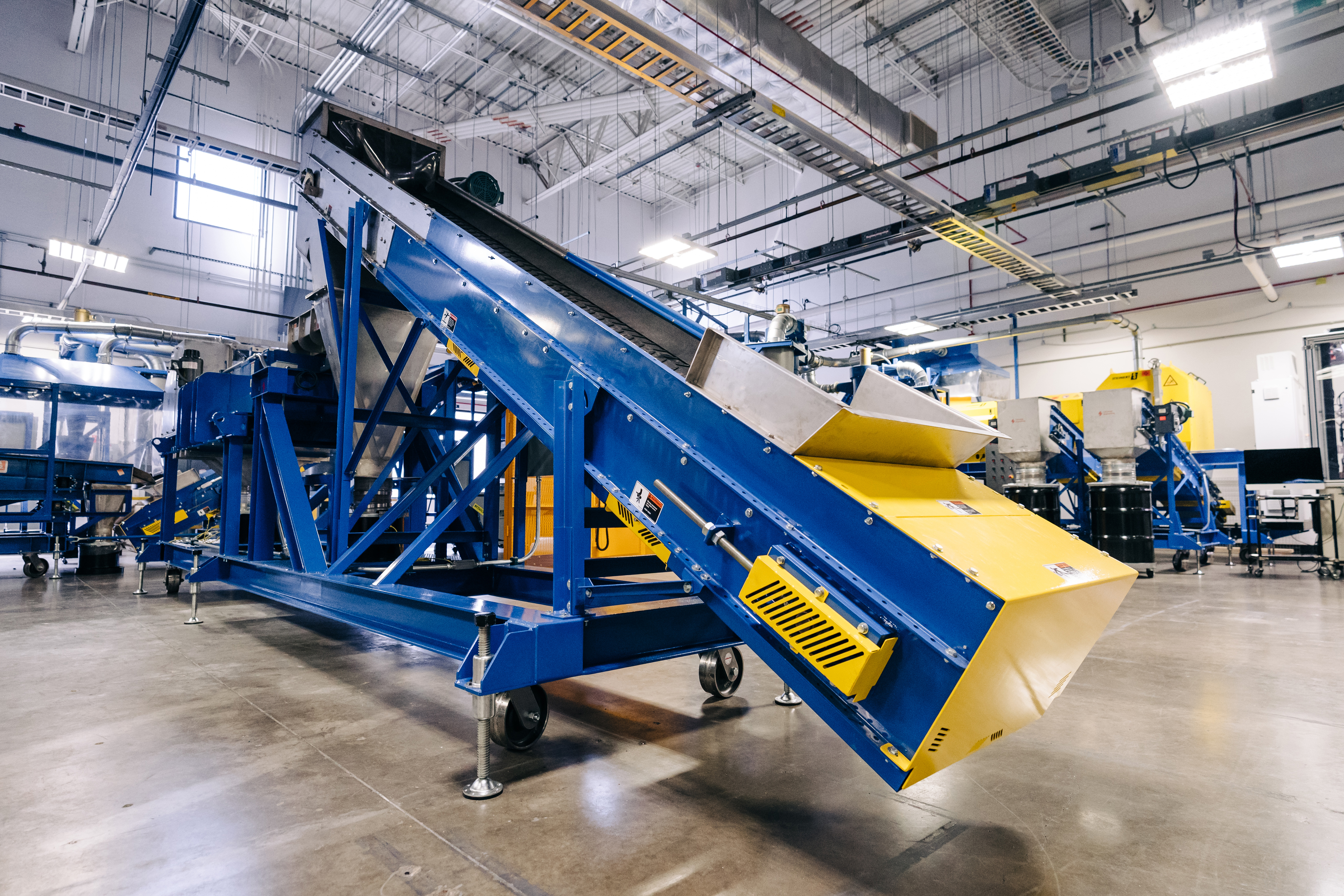 Apple Recycle Program Earth Day Machine 04182019