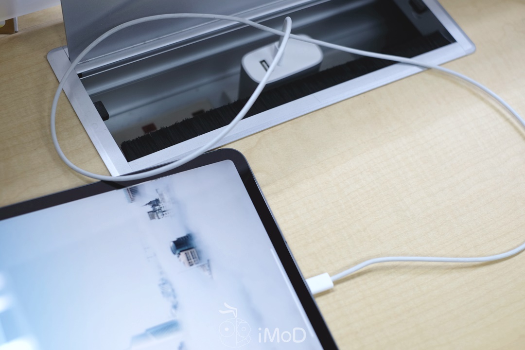 ชาร์จผ่าน USB-C