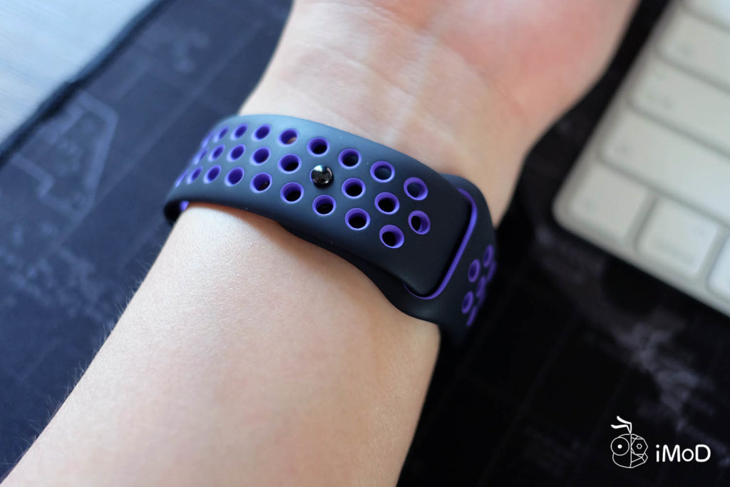 Apple Watch Nike Sport Band Black Hyper Grape Color 13