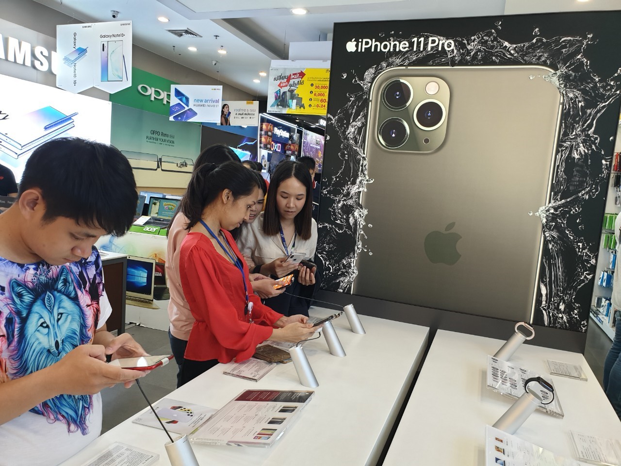 Iphone 11 First Released At Bnn Photo Img 25