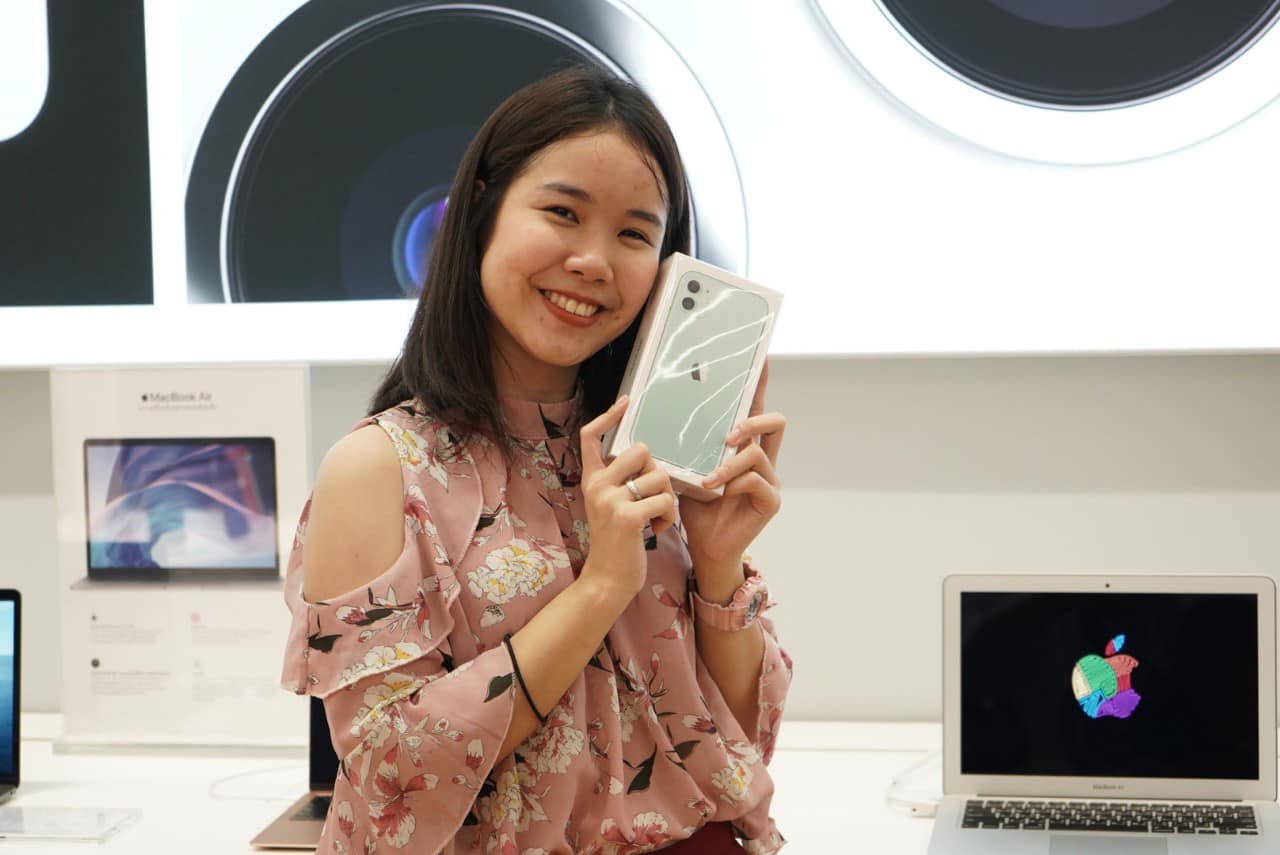 Iphone 11 First Released At Stu7 Photo Img 5