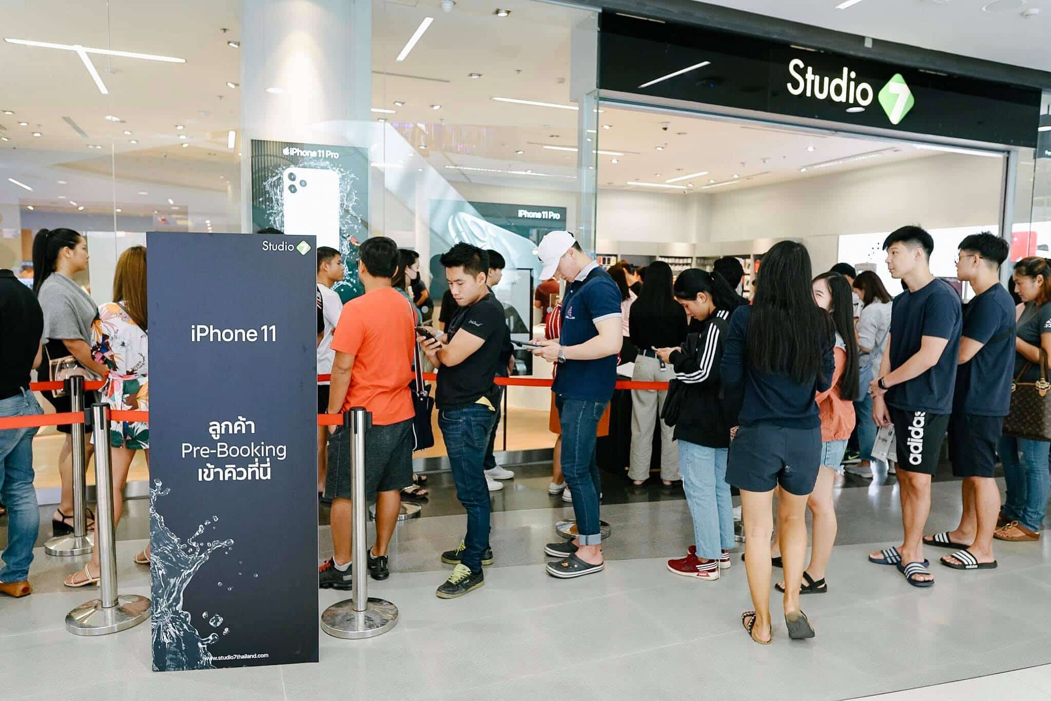 Iphone 11 First Released At Stu7cm Photo Img 1