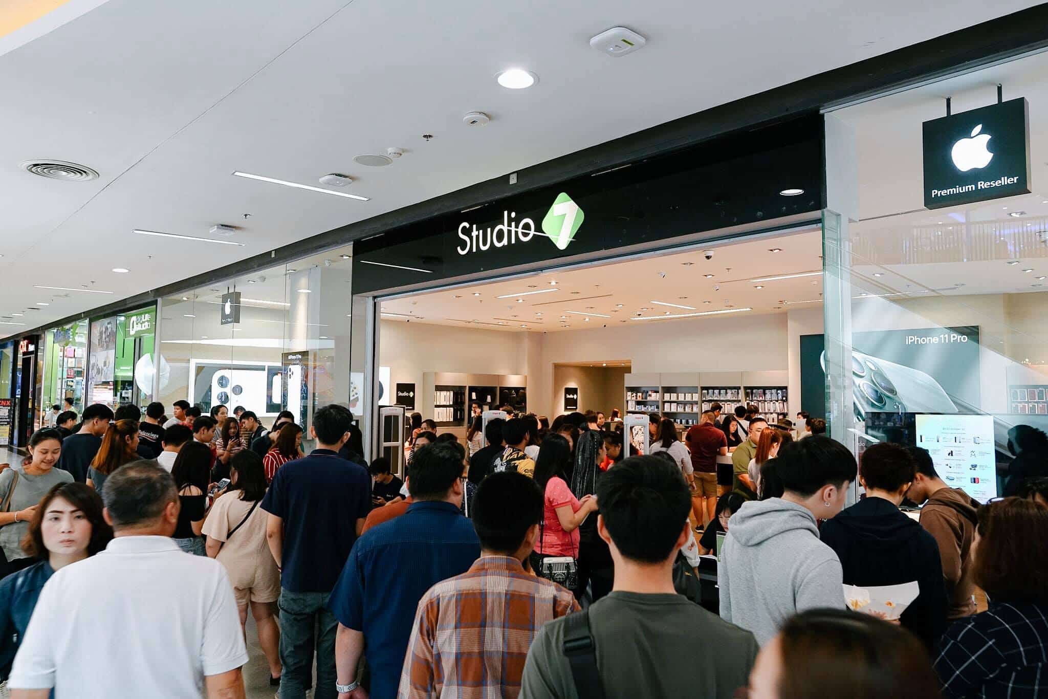 Iphone 11 First Released At Stu7cm Photo Img 3