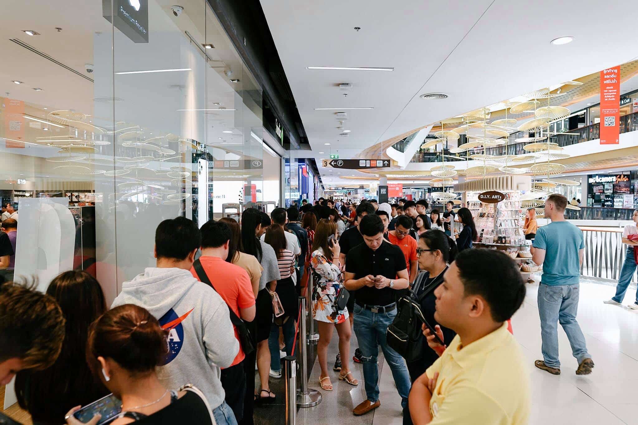 Iphone 11 First Released At Stu7cm Photo Img 4