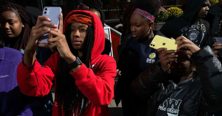 Apple Partners With 100cameras To Teach Chicago Students Photography With Iphone