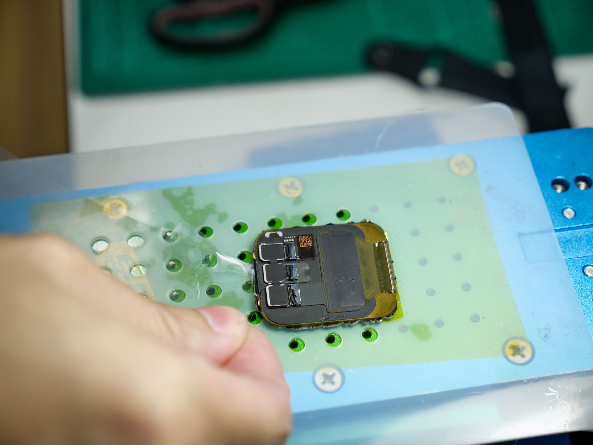 Fix Apple Watch Screen Crack Yukifix 1026325