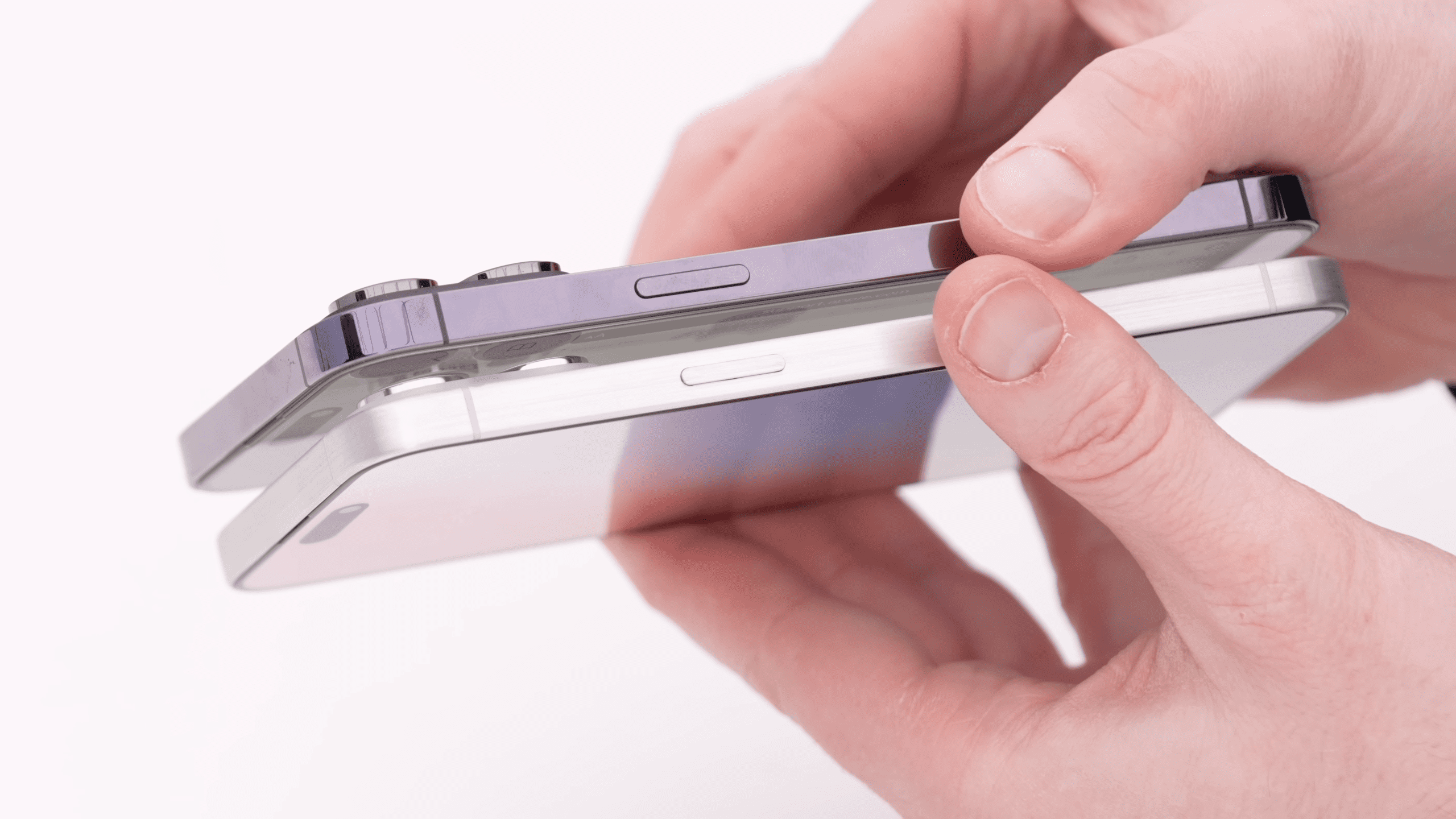 Беззвучный режим на айфоне кнопка. Кнопка на айфон 15. Айфон 15 кнопка громкости. Айфон 15 кнопка громкости. Кнопка на айфон 15.