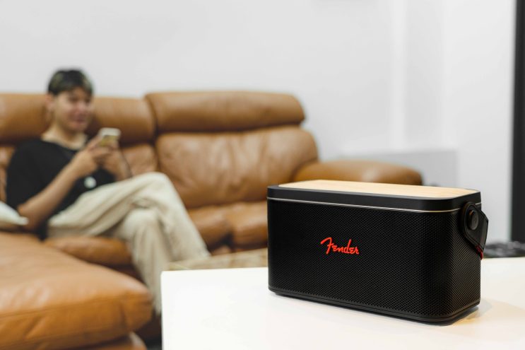 รีวิว Fender RIFF ลำโพงไร้สาย โฉมใหม่ ใช้งานง่าย ต่อเบสและกีตาร์ขณะเปิด ...