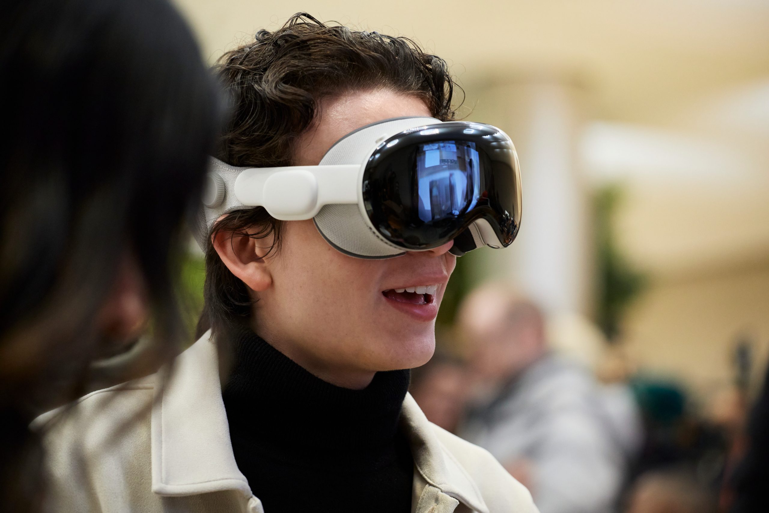 Vision Pro 2 จะยังไม่เปิดตัว จนกว่าจะถึงปลายปี 2026