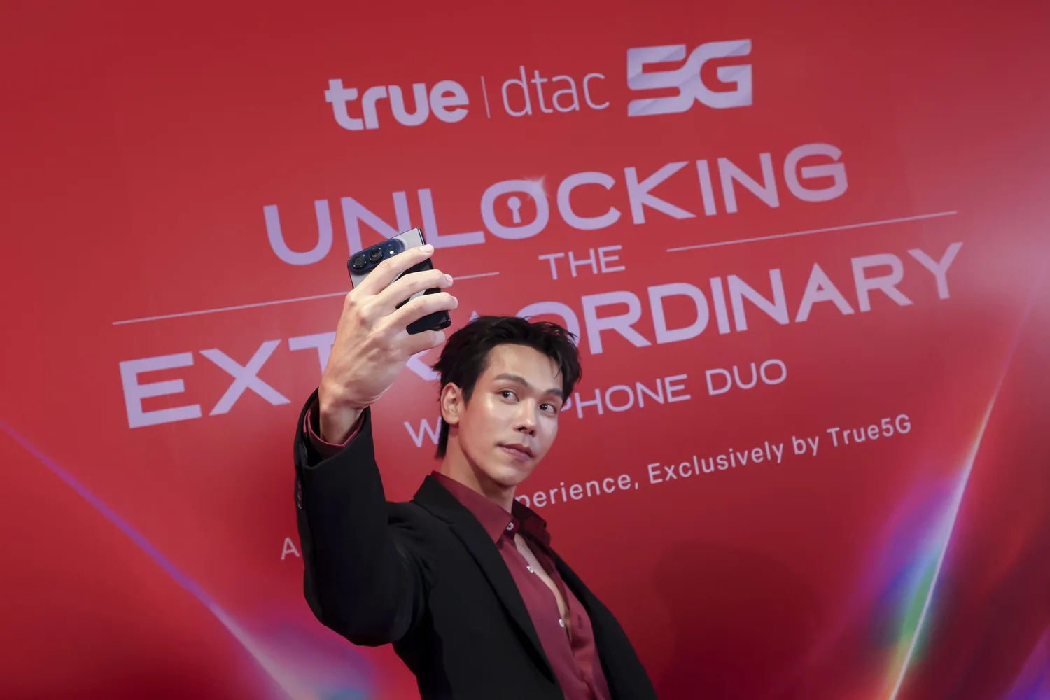 แขกรับเชิญทดลองใช้งานกล้อง iPhone DUO ถ่ายเซลฟี่