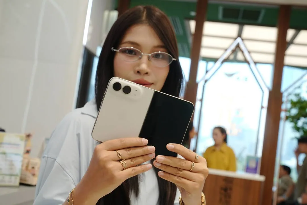 AIS เปิดรับเครื่อง iPhone Duo วันแรก พร้อมโปรโมชันผ่อนเริ่มต้น 695 บาทต่อเดือน