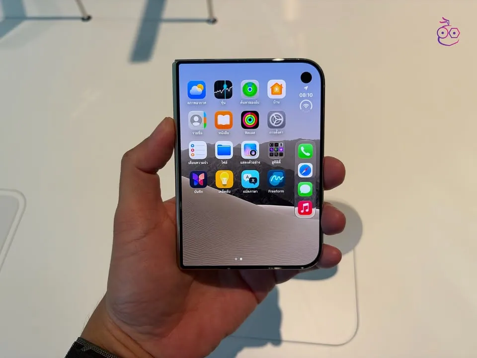 หน้าจอด้านนอก iPhone Duo