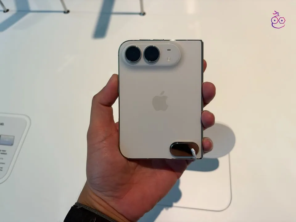 ด้านหลัง iPhone Duo สีขาว